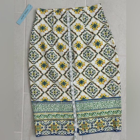 Antonio Melani. Mediterranean /Mosaic Style Pencil Skirt - Size 2. NWT - Picture 12 of 12